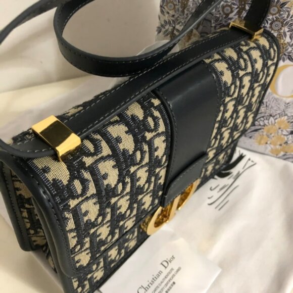 Ladies 30 Montaigne Bag - Picture 4 of 7